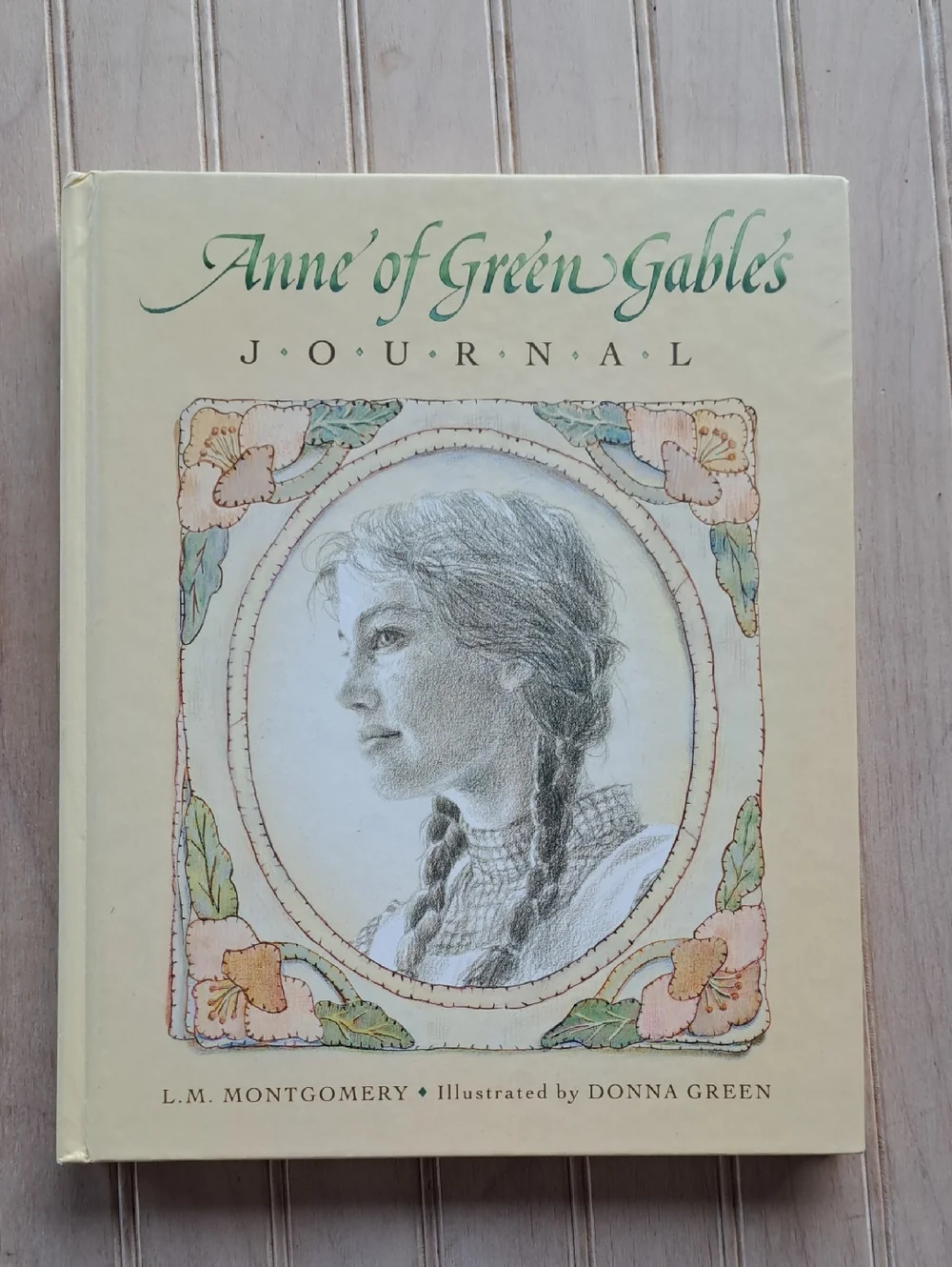 Anne of Green Gables Journal Hardcover L.M. Montgomery Donna Green Gift Book